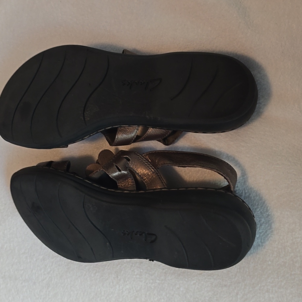 Clarks Women's Metallic Brown Floral Sandals - Picture 3 of 3